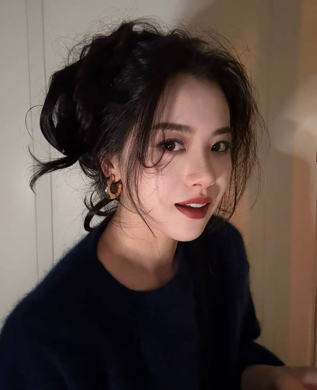 Soi gương đoán ngay "thời điểm vàng" phát tài: Nét tướng nào trên khuôn mặt tiết lộ bạn sắp giàu to?- Ảnh 1.