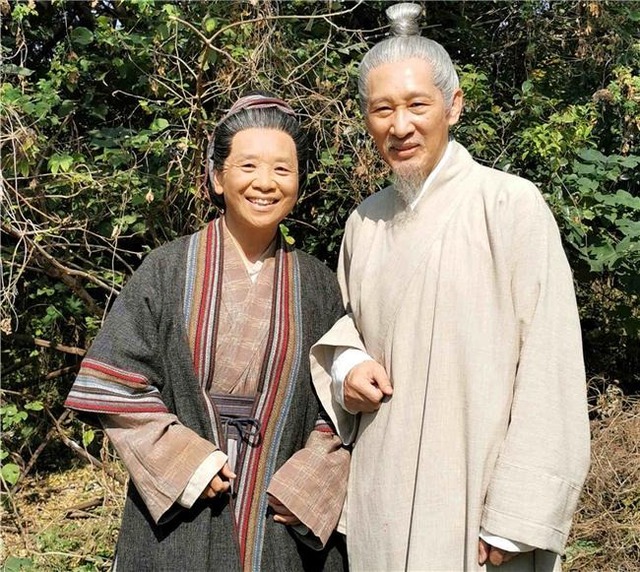 Nữ công nhân nhà máy dệt giờ trở thành "bà hoảng tỷ view" của dòng phim ngắn - Ảnh 3.