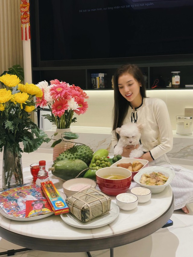 Thịt kho, bánh tét hại Kỳ Duyên cỡ này: 24h không ăn gì, chỉ uống 6 chai nước- Ảnh 1.