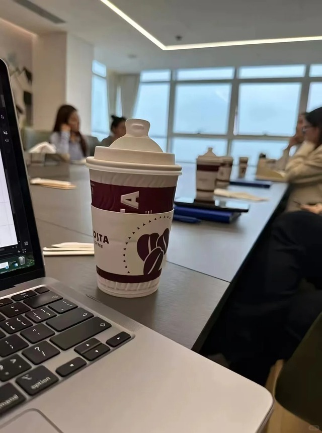 Bài học xương máu từ sếp nữ 10 năm kinh nghiệm: Đừng vội "dốc ruột gan" chỉ việc cho "ma mới"!- Ảnh 2.