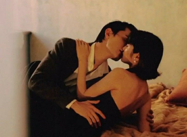 Làm "chuyện ấy" quá nhiều có khiến vùng kín nữ giới thâm đen? Bác sĩ tiết lộ 4 "thủ phạm" chẳng ai ngờ đến!- Ảnh 1.