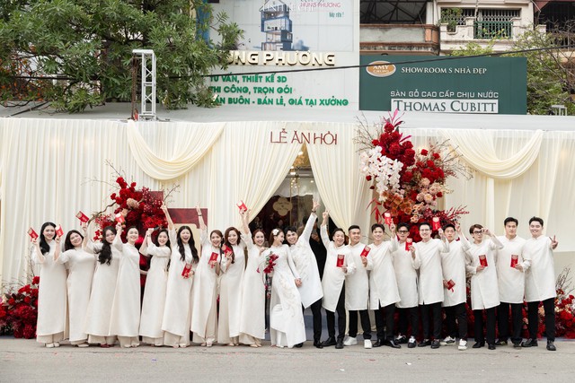 Ảnh nét căng: MC Mù Tạt đeo vàng nặng trĩu lên xe hoa cùng tuyển thủ Đức Huy,"nắn chồng" cực gắt ngay đêm tân hôn- Ảnh 24.