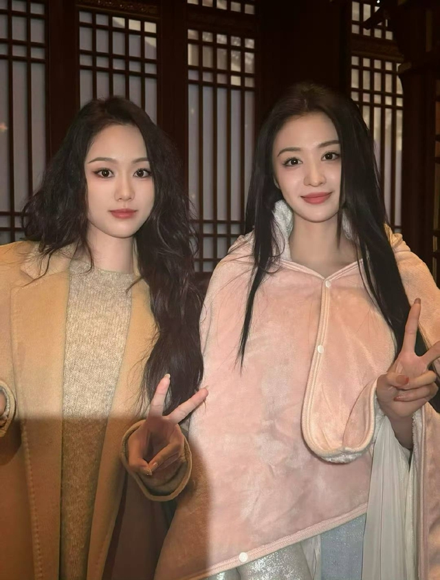 Gương mặt biến dạng của Vương Sở Nhiên, còn đâu nhan sắc đẹp ăn đứt Lưu Diệc Phi- Ảnh 5. Gương mặt biến dạng của Vương Sở Nhiên, còn đâu nhan sắc đẹp ăn đứt Lưu Diệc Phi- Ảnh 5.