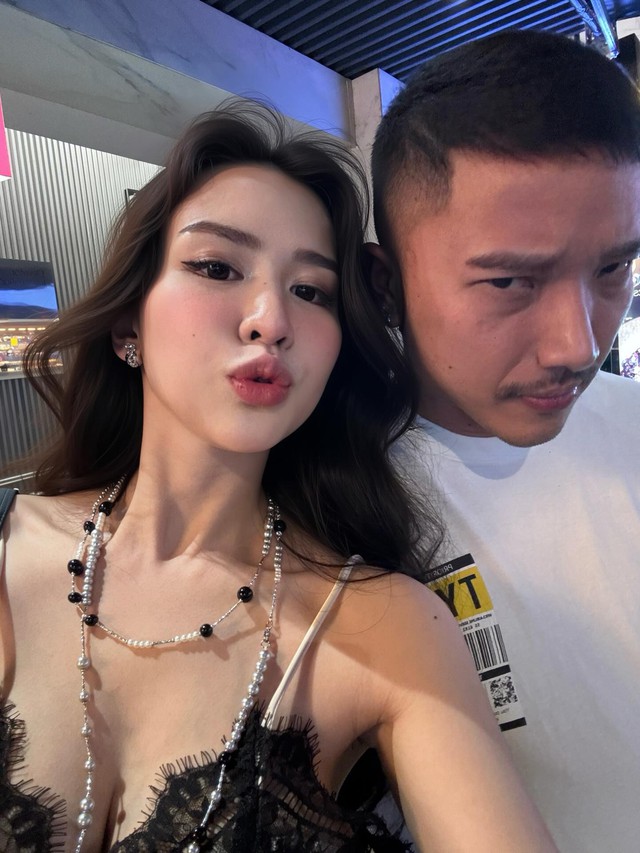 Chồng Ph&oacute; chủ tịch cứ l&agrave;m điều n&agrave;y với Quy&ecirc;n Qui suốt th&ocirc;i- Ảnh 10.