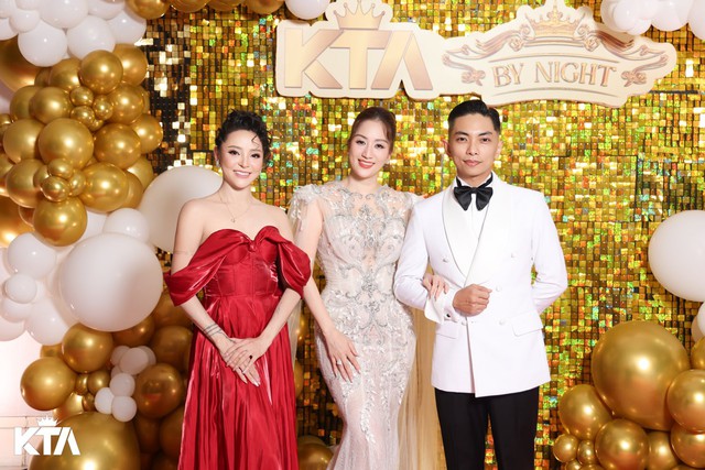 Gia đình Khánh Thi - Phan Hiển gây "sốt" với khung hình cực phẩm: Bé Lisa chiếm trọn spotlight vì biểu cảm quá đáng yêu!- Ảnh 4.