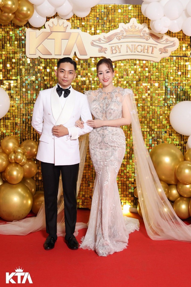 Gia đình Khánh Thi - Phan Hiển gây "sốt" với khung hình cực phẩm: Bé Lisa chiếm trọn spotlight vì biểu cảm quá đáng yêu!- Ảnh 3.