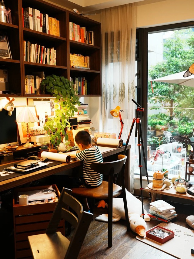 23 tháng Chạp này, mẹ không đốt vàng mã, mà dạy con "thả" những điều thiện lành để ông Táo mang về trời- Ảnh 3.