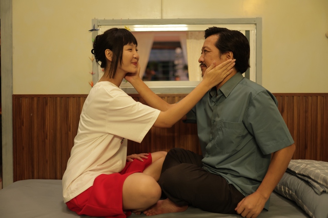 Có phim Việt cười chưa xong đã khóc không dứt: Nam chính khổ ơi là khổ, dầm mưa gào thét thấy mà thương - Ảnh 2.