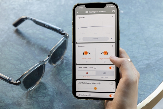 JBL Soundgear Frames: Một chiếc kính đẹp đủ để lên đồ, đeo lên là có nhạc, chuẩn phụ kiện bật mood cá tính- Ảnh 11.