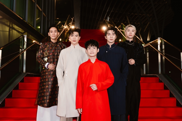 "Vũ trụ" nam thần tại WeChoice 2025: Khung hình dàn Tân binh gây sốt, người được đề cử đẹp nhất thế giới đỉnh cỡ nào? - Ảnh 6.