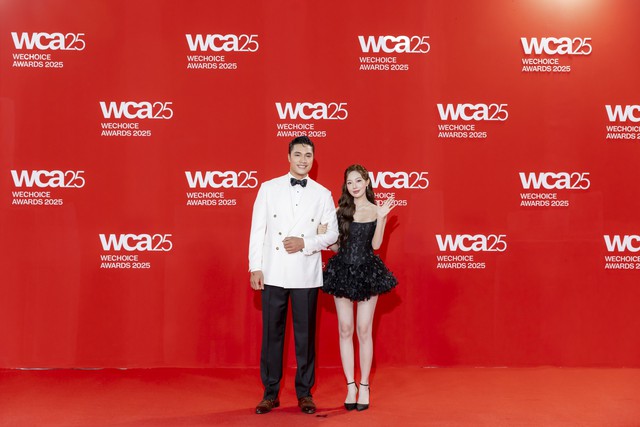 Loạt couple ở thảm đỏ WeChoice Awards: Diệu Nhi - Anh Tú dính như keo, 1 cặp đôi nghi sắp cưới tình tứ - Ảnh 4.