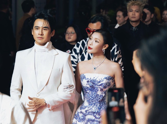 Chê sao nổi cặp vợ chồng lão hoá ngược đỉnh nhất Vbiz: Đẹp quá mức cho phép, thách ai đoán được tuổi thật- Ảnh 2.