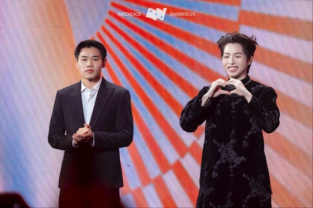 Trọn vẹn visual "tuyệt đối điện ảnh" của Đình Bắc ở WeChoice Awards, "cầu thủ quốc dân" vừa giỏi vừa đẹp, hút fan bậc nhất!- Ảnh 10.