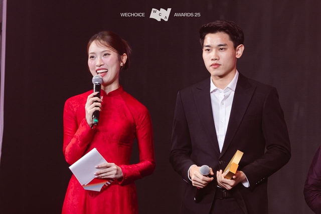 Trọn vẹn visual "tuyệt đối điện ảnh" của Đình Bắc ở WeChoice Awards, "cầu thủ quốc dân" vừa giỏi vừa đẹp, hút fan bậc nhất!- Ảnh 9.