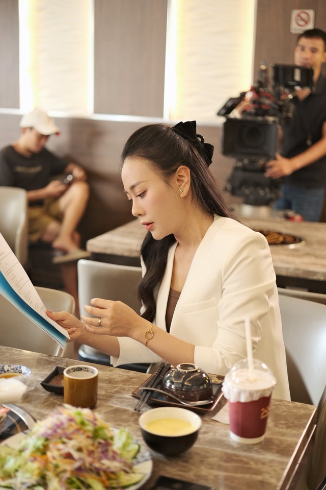 Động th&aacute;i lạ giữa đ&ecirc;m của Phương Oanh- Ảnh 4.