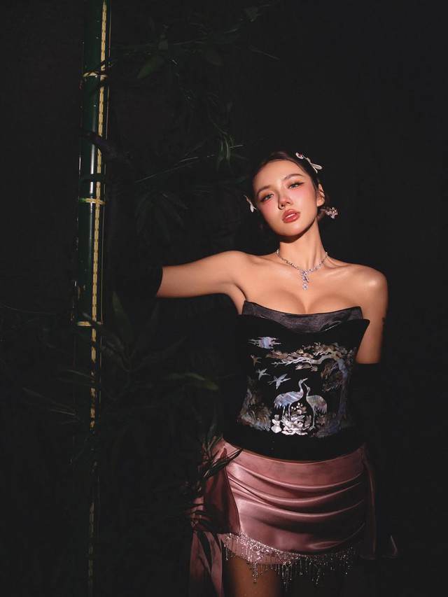 Ảnh hậu trường "sốt xình xịch" của Phương Ly tại WeChoice Awards, body cực cháy khiến dân tình "nghẹt thở"- Ảnh 3.