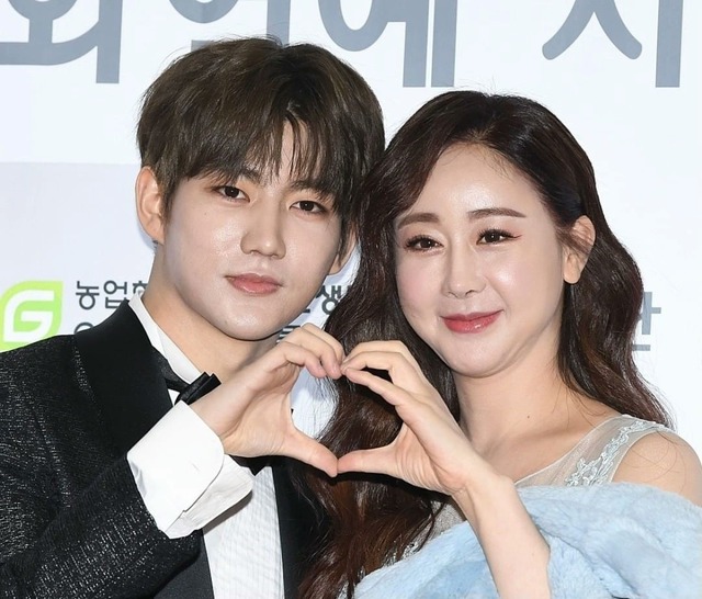 “Hồng hài nhi” vác hoa quỳ gối trước nhà Hoa hậu, bị đuổi thẳng cổ kèm 1 câu điếng người- Ảnh 3.