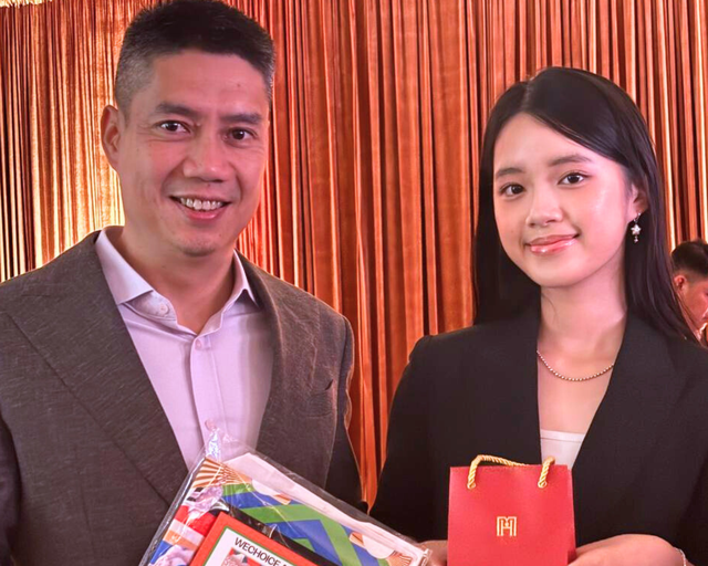 Cháu gái HLV Mai Đức Chung khoe visual xinh đẹp, tự hào nói khi ông nội trở thành Đại sứ truyền cảm hứng WeChoice Awards - Ảnh 2.