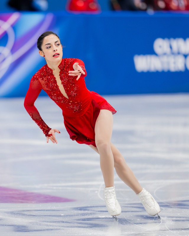 Đừng ai kêu khổ vì deadline nữa, nữ sinh này vừa thi đấu Thế vận hội mùa đông vừa phải làm bài tập đây này! - Ảnh 3.