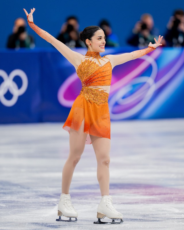 Đừng ai kêu khổ vì deadline nữa, nữ sinh này vừa thi đấu Thế vận hội mùa đông vừa phải làm bài tập đây này! - Ảnh 4.