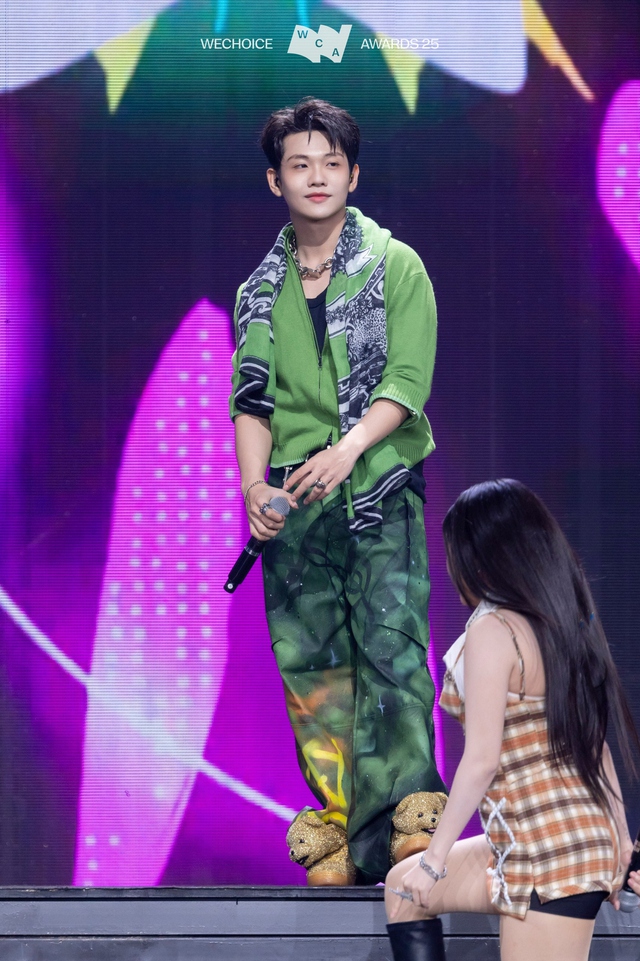 Việt Nam có 1 nhóm nhạc nam - nữ visual thích mê, nhạc hay kỹ năng cực "peak" mà nhảy lạ lắm - Ảnh 7.