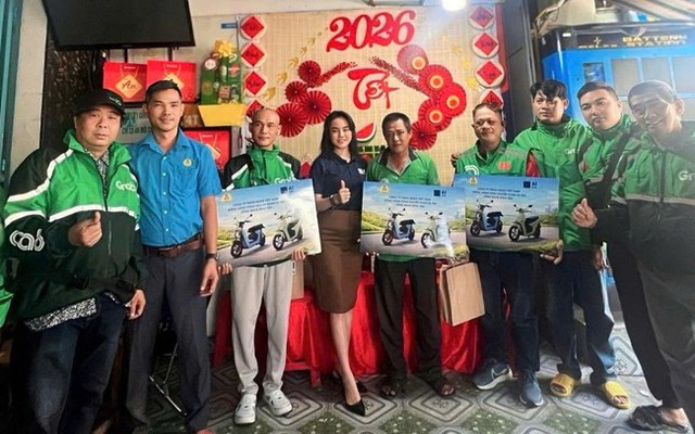 AIZEN Việt Nam đồng hành cùng Nghiệp đoàn Xe ôm Công nghệ Bình Tân - Ảnh 1.