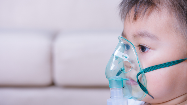 Sau khi trẻ đã chữa khỏi bệnh do virus RSV, mẹ cần chăm sóc sức khỏe cho bé như thế nào?- Ảnh 2.