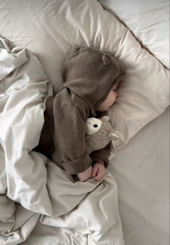 Biết rằng ngủ sớm lợi đủ đường cho trẻ nhưng mẹ phải làm sao để con chịu đi ngủ đúng giờ?- Ảnh 2. Biết rằng ngủ sớm lợi đủ đường cho trẻ nhưng mẹ phải làm sao để con chịu đi ngủ đúng giờ?- Ảnh 2.