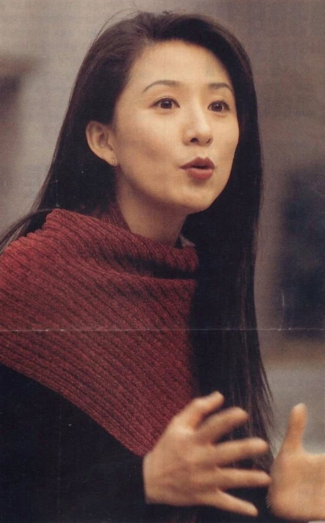 Mỹ nhân đổi đời nhờ 19 tuổi mà nhìn như U60: Càng đóng phim càng trẻ, body bén đứt tay- Ảnh 4. Mỹ nhân đổi đời nhờ 19 tuổi mà nhìn như U60: Càng đóng phim càng trẻ, body bén đứt tay- Ảnh 4.