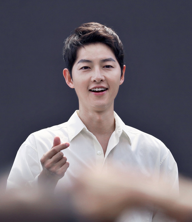 10 nam diễn viên giàu nhất Hàn Quốc 2025: Song Joong Ki xếp thứ 3, nhìn tới hạng 1 mà tưởng chuyện đùa- Ảnh 3.