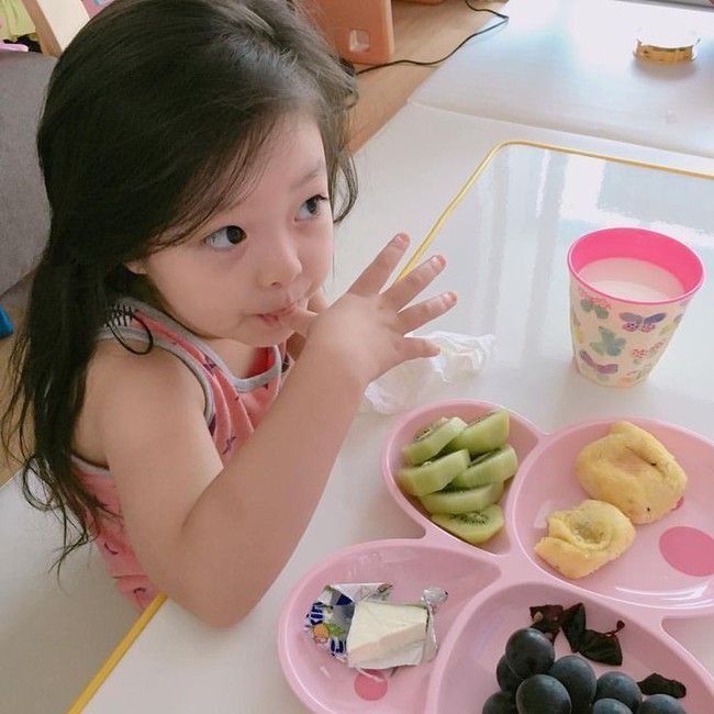 Thứ nhỏ bé nhưng cực kỳ quan trọng này sẽ giúp mẹ và bé vượt qua cuộc chiến biếng ăn- Ảnh 4. Thứ nhỏ bé nhưng cực kỳ quan trọng này sẽ giúp mẹ và bé vượt qua cuộc chiến biếng ăn- Ảnh 4.