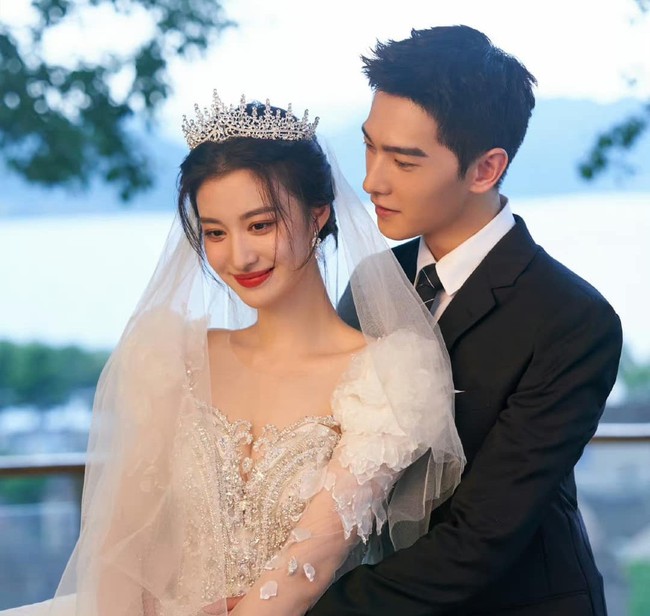 10 lần phim Trung ghép nhầm cặp đôi: Dương Dương - Vương Sở Nhiên nhạt hơn nước ốc, Chung Hán Lương thê thảm tột cùng- Ảnh 2.