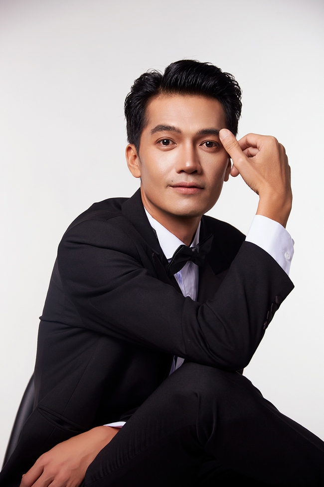 Nam diễn viên Việt duy nhất đóng 4 phim trăm tỷ trong cùng 1 năm: Diễn hay miễn bàn, thời tới cản không kịp- Ảnh 1.