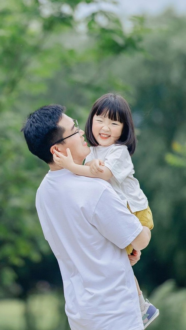 Kiểu bố này có thể nuôi dạy con gái lớn lên trong hạnh phúc và luôn tự tin vào chính mình- Ảnh 1. Kiểu bố này có thể nuôi dạy con gái lớn lên trong hạnh phúc và luôn tự tin vào chính mình- Ảnh 1.