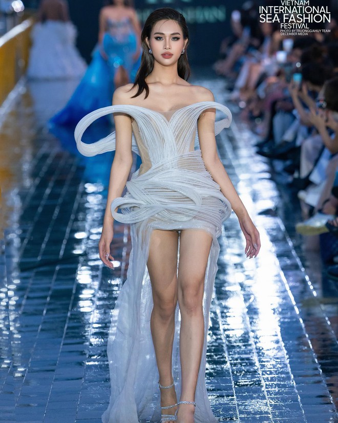 Đang catwalk ngầu, mẫu nữ cao 1m8 bỗng có màn kết hút gần nửa triệu lượt xem trên MXH chưa đầy một ngày đăng tải- Ảnh 6.