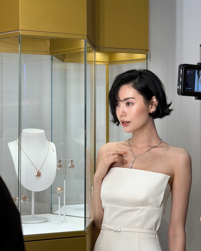 Khó thấy lỗ chân lông trên gương mặt của mỹ nhân đẹp nhất thế giới - Ảnh 14.