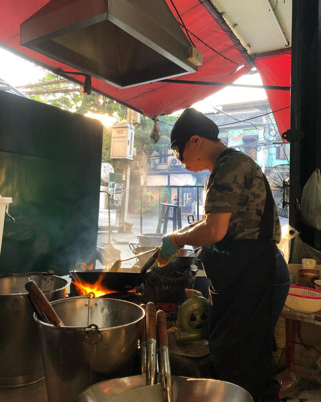 Huyền thoại trứng cuộn cua Raan Jay Fai nổi tiếng nhất Thái Lan sắp đóng cửa?- Ảnh 4. Huyền thoại trứng cuộn cua Raan Jay Fai nổi tiếng nhất Thái Lan sắp đóng cửa?- Ảnh 4.