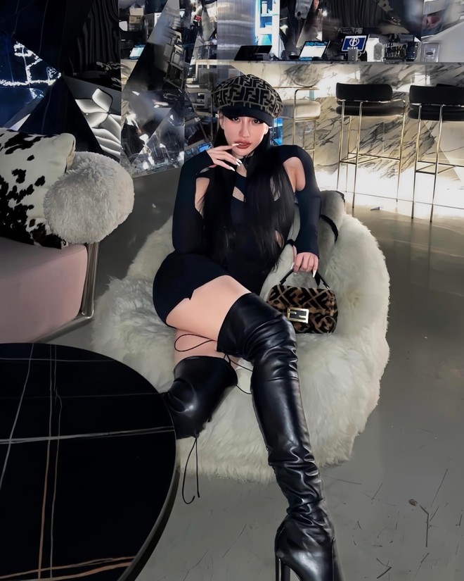 Meo Meo - cựu hot girl số 1 Sài thành, "quẩy" đến khi quán dỡ đèn dọn sân khấu mới chịu về, là ai?- Ảnh 6. Meo Meo - cựu hot girl số 1 Sài thành, "quẩy" đến khi quán dỡ đèn dọn sân khấu mới chịu về, là ai?- Ảnh 6.