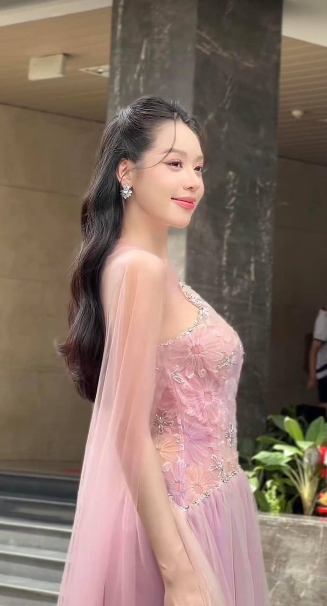 Thanh Thủy lại khiến netizen phải khen: Hoa hậu đẹp nhất Việt Nam!- Ảnh 4. Thanh Thủy lại khiến netizen phải khen: Hoa hậu đẹp nhất Việt Nam!- Ảnh 4.