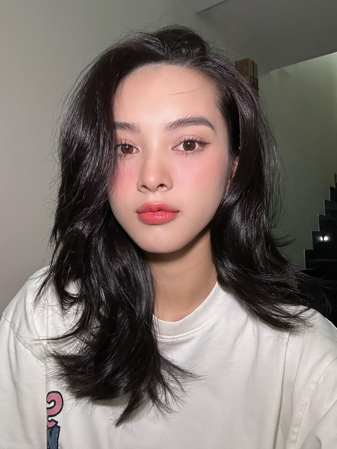 Mỹ nhân vừa vượt mặt Tiểu Vy “thừa nhận” phẫu thuật thẩm mỹ, chỉ đích danh bác sĩ của mình- Ảnh 3. Mỹ nhân vừa vượt mặt Tiểu Vy “thừa nhận” phẫu thuật thẩm mỹ, chỉ đích danh bác sĩ của mình- Ảnh 3.