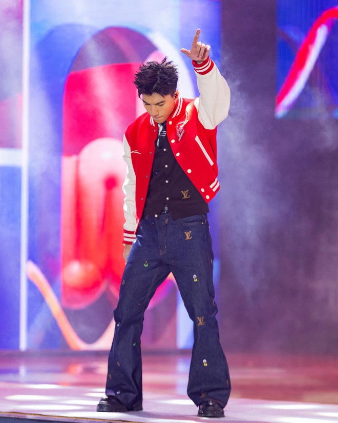 Chờ mãi HIEUTHUHAI cũng nhá hàng điều đặc biệt rồi!- Ảnh 2. Chờ mãi HIEUTHUHAI cũng nhá hàng điều đặc biệt rồi!- Ảnh 2.