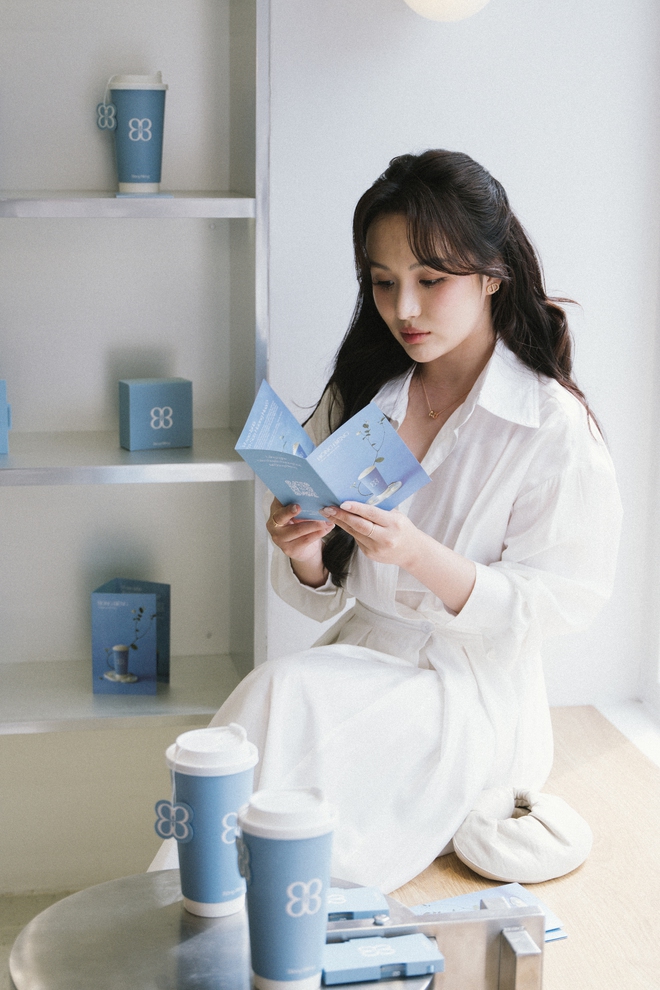 Founder trà sữa Bông Biêng: “Màu sắc của thương hiệu được lấy cảm hứng từ Jacquemus, nhưng được điều chỉnh hợp thị hiếu khách Việt”- Ảnh 13. Founder trà sữa Bông Biêng: “Màu sắc của thương hiệu được lấy cảm hứng từ Jacquemus, nhưng được điều chỉnh hợp thị hiếu khách Việt”- Ảnh 13.