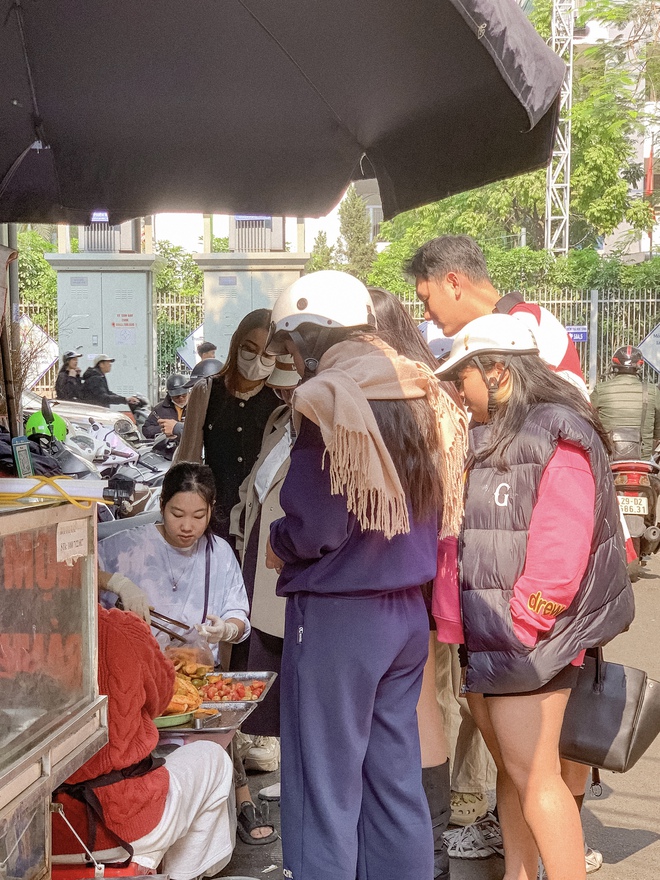 Hàng hoa quả dầm "hot nhất Hà Nội": Có gì hấp dẫn mà Tina Thảo Thi cũng hết lời khen ngợi?- Ảnh 3.