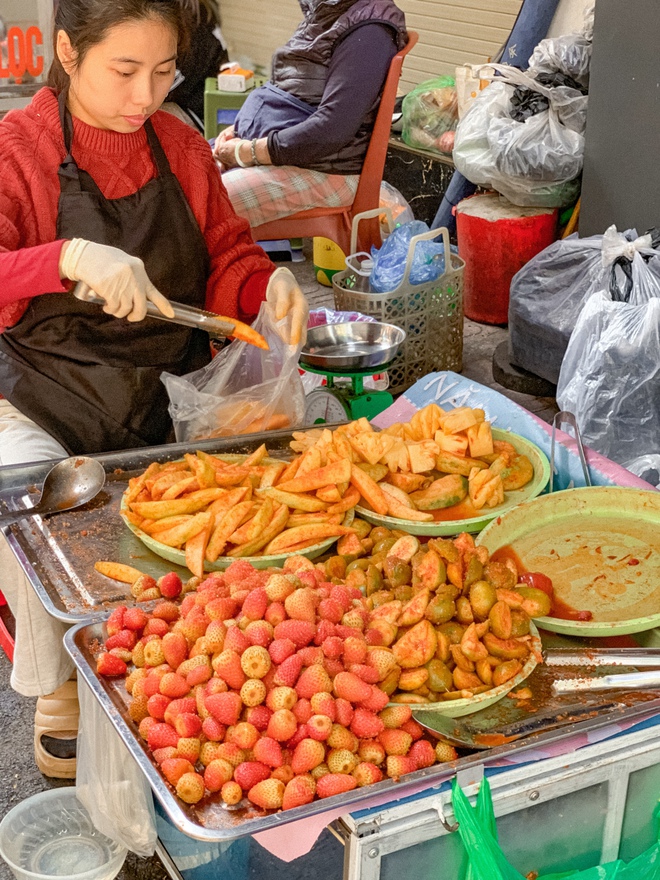 Hàng hoa quả dầm "hot nhất Hà Nội": Có gì hấp dẫn mà Tina Thảo Thi cũng hết lời khen ngợi?- Ảnh 5.