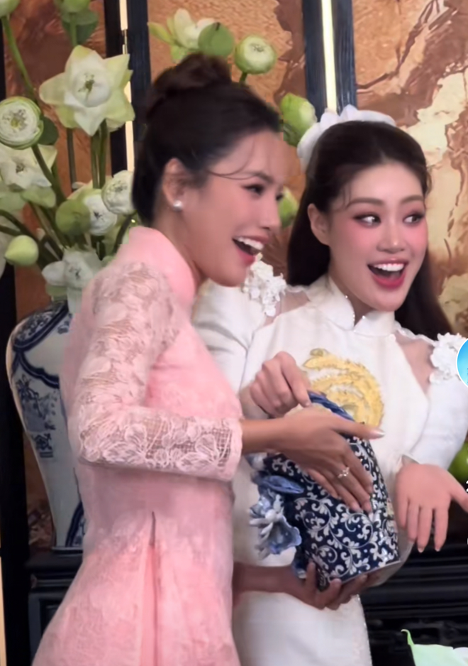Hé lộ sính lễ của Khánh Vân: 10 tráp quả có chi tiết "độc nhất vô nhị", nhà gái trao của hồi môn khủng- Ảnh 7.
