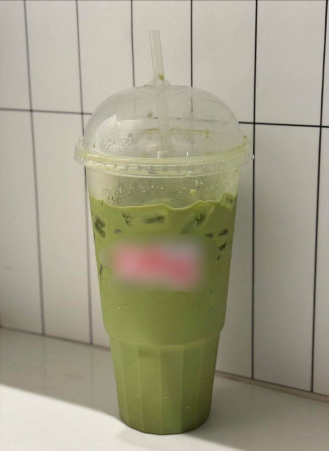 Matcha Latte 1 lít 3: "Hot trend" mới của giới trẻ Việt gây tranh cãi vì tiềm ẩn hệ lụy khó lường- Ảnh 3.