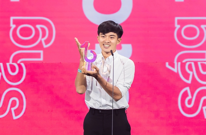 Bức ảnh hot hôm nay: Lê Tuấn Khang ngồi cạnh Lý Hải ở 1 nơi không ngờ- Ảnh 2. Bức ảnh hot hôm nay: Lê Tuấn Khang ngồi cạnh Lý Hải ở 1 nơi không ngờ- Ảnh 2.