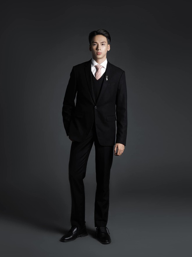 Profile học vấn đáng nể dàn Mr. World Vietnam: Trai đẹp "bắn tiếng Anh như gió" với Lương Linh gây ấn tượng!- Ảnh 1.