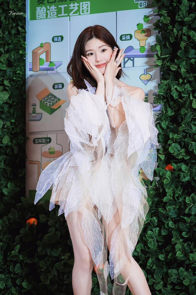 Triệu Lộ Tư đi sự kiện mà tưởng đi diễn cho Victoria's Secret, sự thật về lớp makeup gây bất ngờ- Ảnh 3.