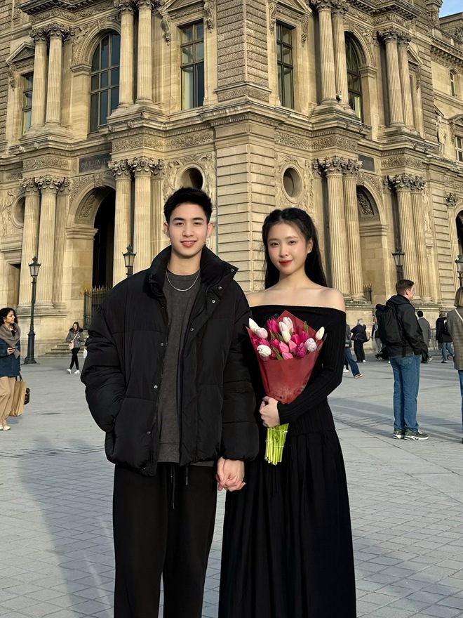 Couple Bạch Lưu Dương và Anh Vũ học bài, cả triệu người ngồi xem: Hóa ra vừa đẹp vừa giỏi yêu nhau là thế này!- Ảnh 3.